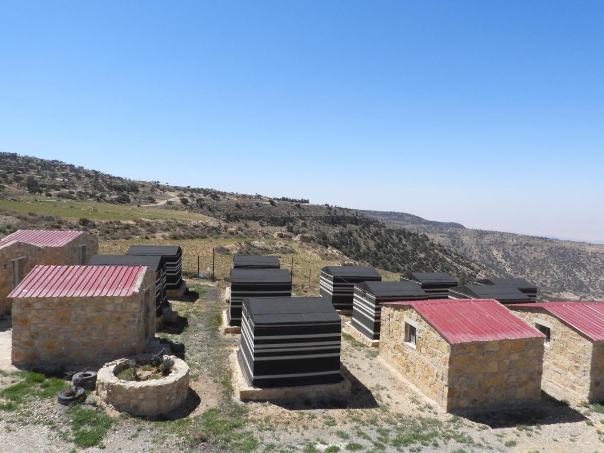 Ein Lahda Camp-Site Hotel Дана Екстериор снимка